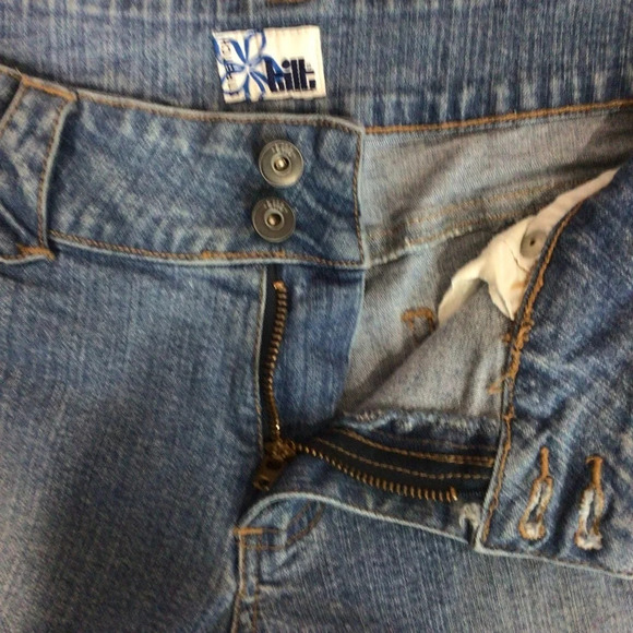 TILT Stretch Medium Wash Blue Denim Capris - Size 7 - Picture 8 of 12